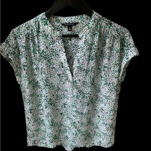 Drastic price, drop Banana Republic Floral Blouse⭐️